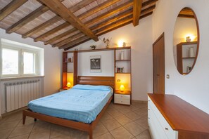 1 Schlafzimmer, Zimmersafe, Bügeleisen/Bügelbrett, Reisekinderbett