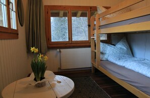 4 chambres, fer et planche à repasser, lit parapluie, Wi-Fi gratuit