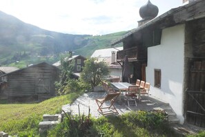 Outdoor dining - MODERN ORIGINAL CHALET IN A BEST LOCATION Near Disentis and Sedrun (Curaglia)