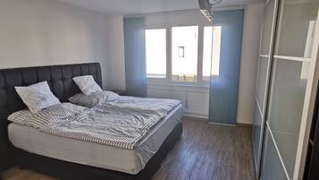 2 Schlafzimmer, Schreibtisch, kostenloses WLAN, Bettwäsche