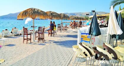 Ferienwohnungen mit Pool und Blick am Meer, Okrug Gornji Trogir Split