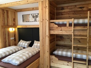 Schreibtisch, Bügeleisen/Bügelbrett, WLAN, Bettwäsche