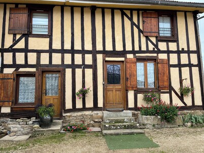 Welcome to the Gîte air du Temps spa available in summer