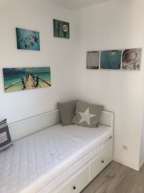 2 bedrooms, free WiFi, wheelchair access - 3 room apartment new and modern 280 meters to the beach WLAN all year round (Niendorf/Ostsee)
