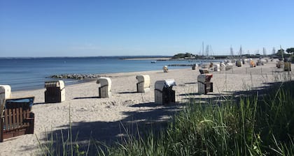 3 Zimmer Ferienwohnung neu und modern 280 Meter zum Strand WLAN ganz jährig