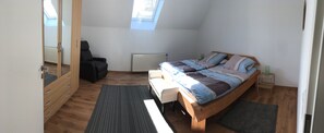 1 habitación, cuna de viaje, wifi gratis y ropa de cama