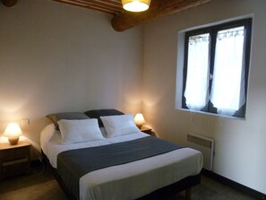 2 Schlafzimmer, Bügeleisen/Bügelbrett, Reisekinderbett, WLAN