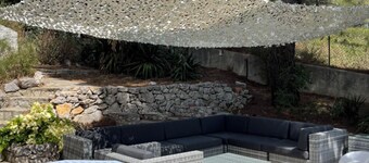 Very nice air-conditioned villa for rent. 6 km away from Cassis. Very large pool