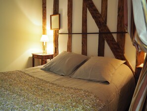 1 bedroom, iron/ironing board, travel cot, free WiFi