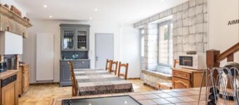 GîteLes Robletsブージーオートサーンソーヌ渓谷の中心部に 