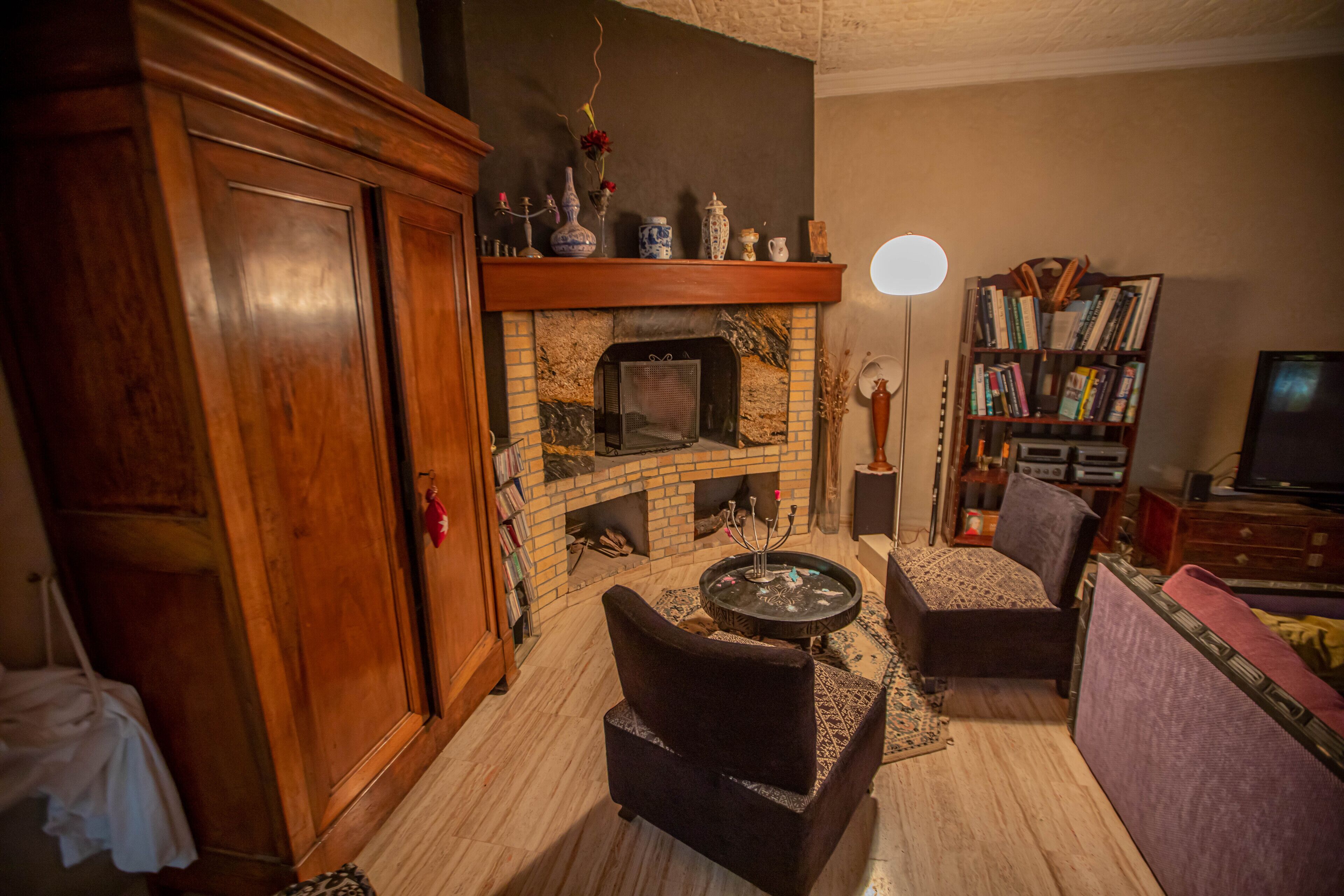 Smart-TV, Kamin, Tischfußball, Tischtennisplatte