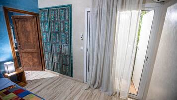 8 bedrooms, desk, soundproofing, iron/ironing board