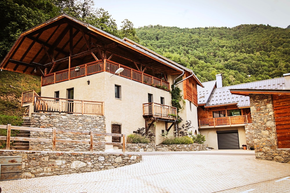 Charming cottage on the heights of Albertville