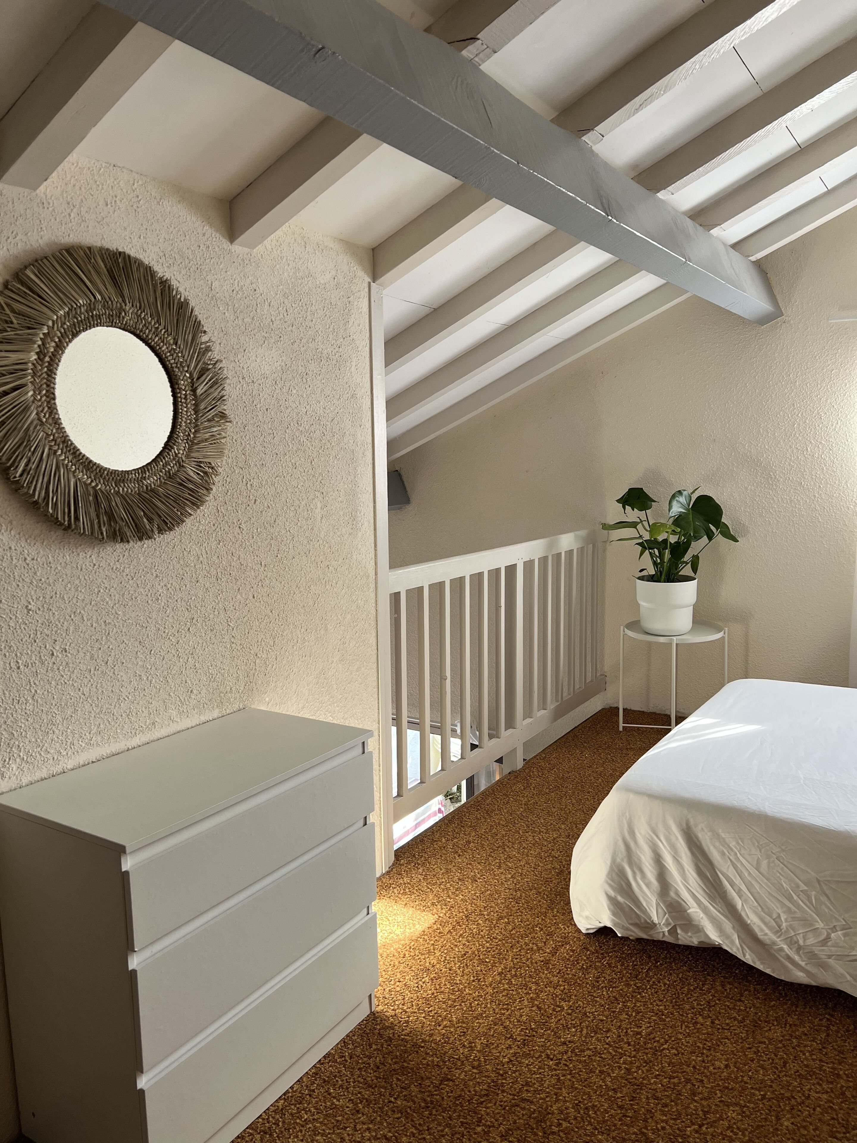 Pretty villa patio 500m from the beach. Bike paths and golf nearby.