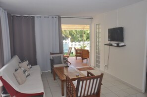 Smart TV - VILLA LAMBY, Apartment HIBISCUS (Dampierre)