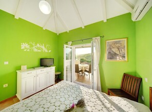 2 bedrooms, iron/ironing board, Internet, bed sheets