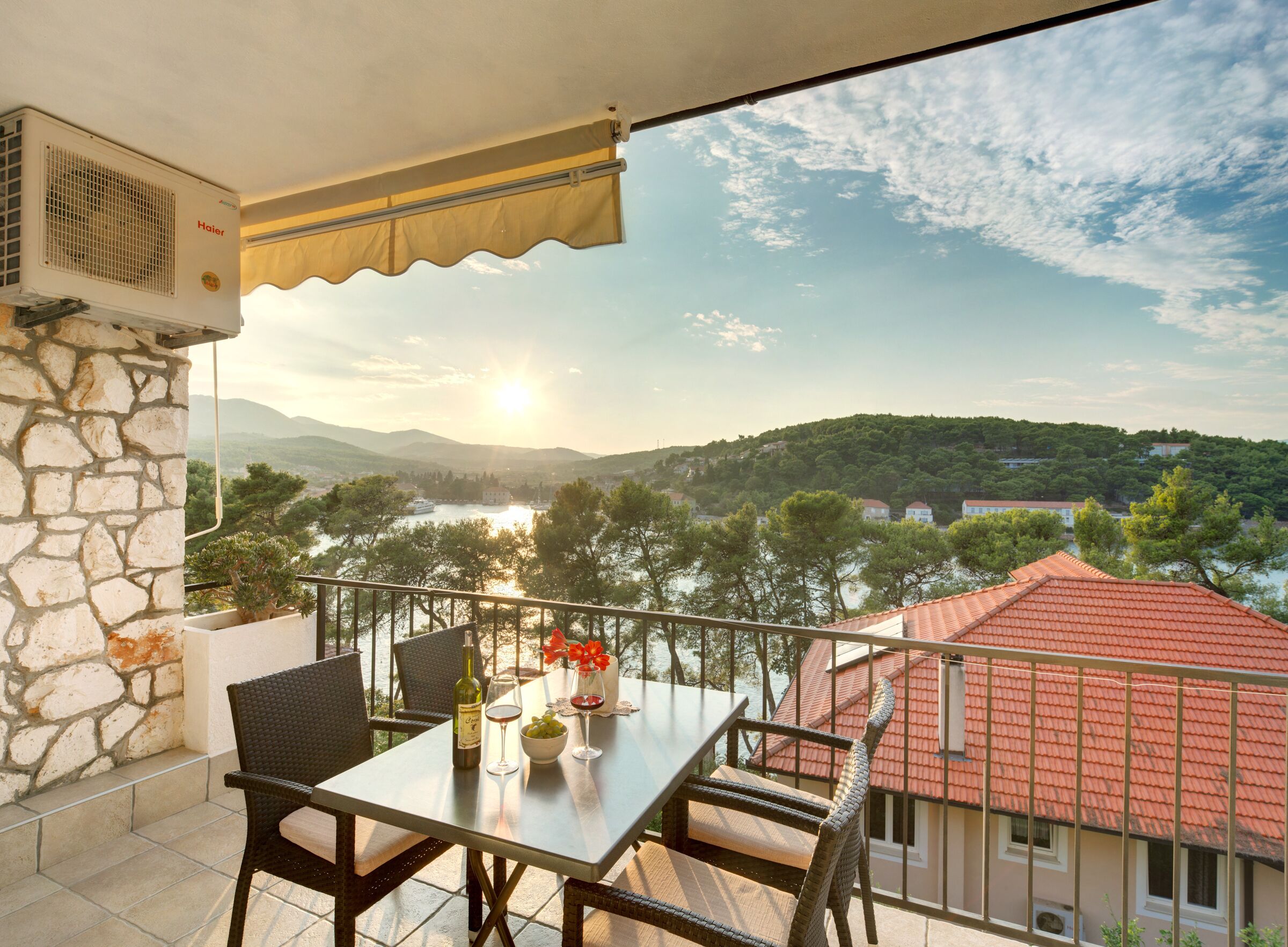 تناول الطعام بالخارج