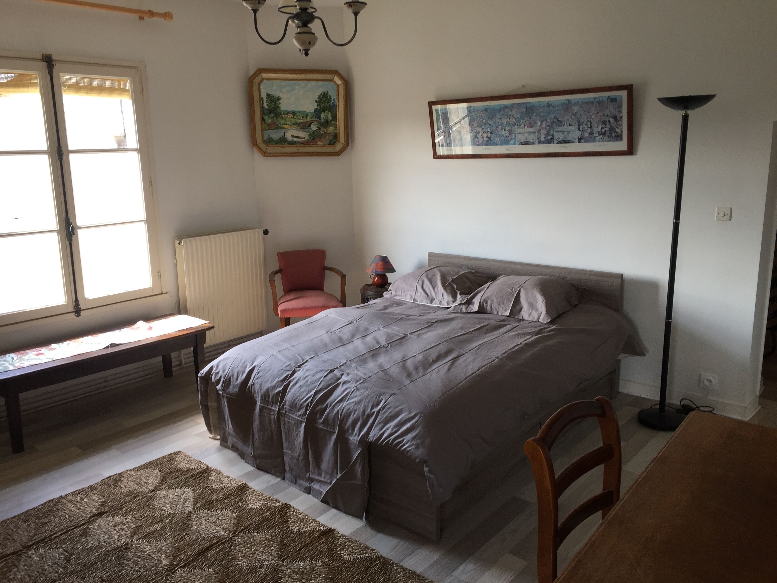 2 room furnished apartment rental in CHINON in the heart of the medieval town.<br>R + 2