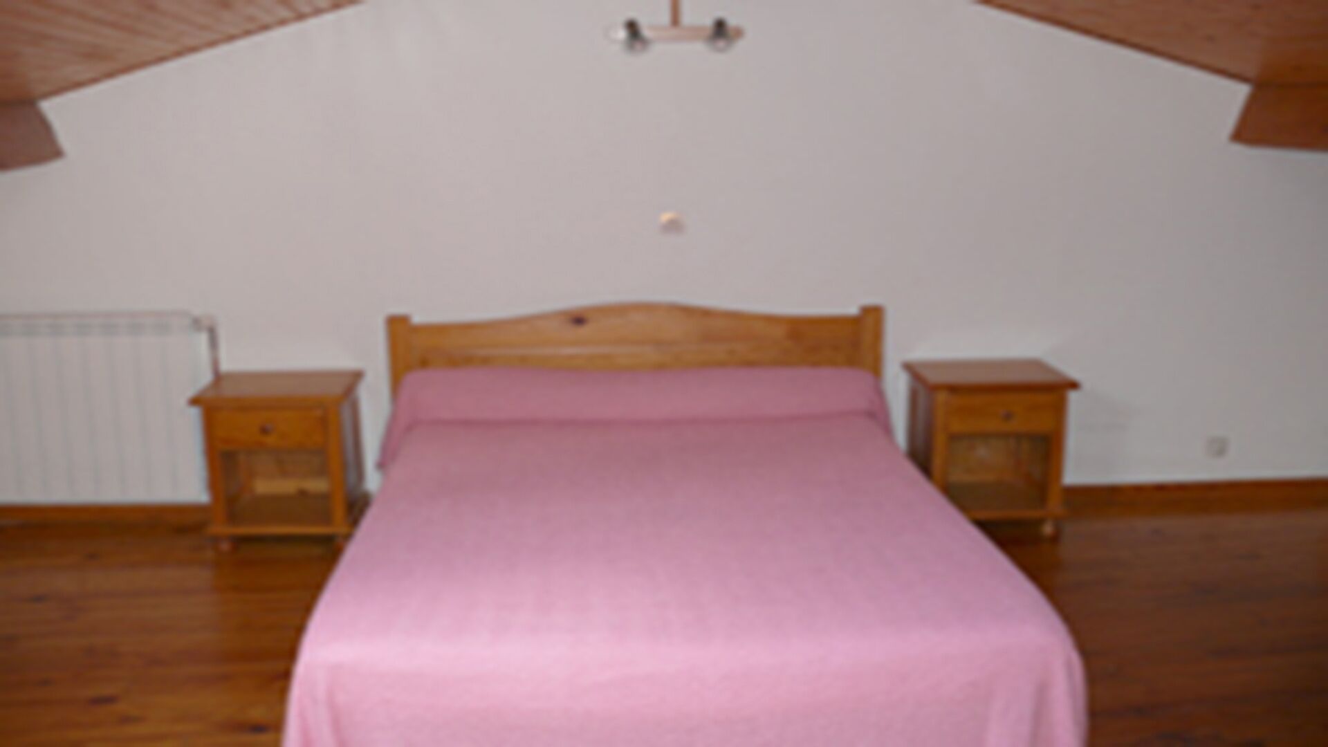 SEMI-DETACHED MAISONETTE NEAR LAKE SAINT FERREOL