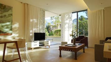 Smart TV, stereo, printers