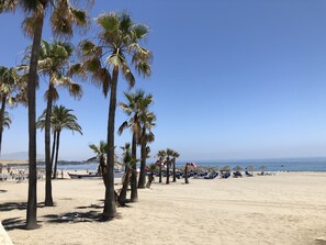 Beach nearby, sun loungers, beach towels