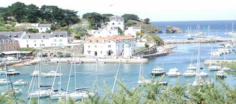 Kaunis merinÀköala, lÀmmitetty uima-allas, 300m rannalle.