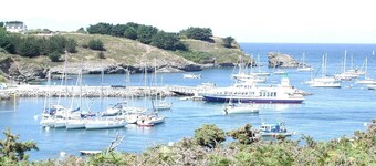 Splendida vista sul mare, piscina riscaldata, spiaggia 300m.