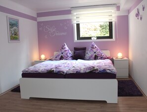 1 Schlafzimmer, Bügeleisen/Bügelbrett, Reisekinderbett, kostenloses WLAN