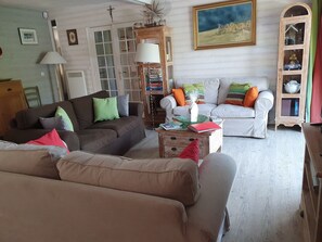 TV, DVD player, offices