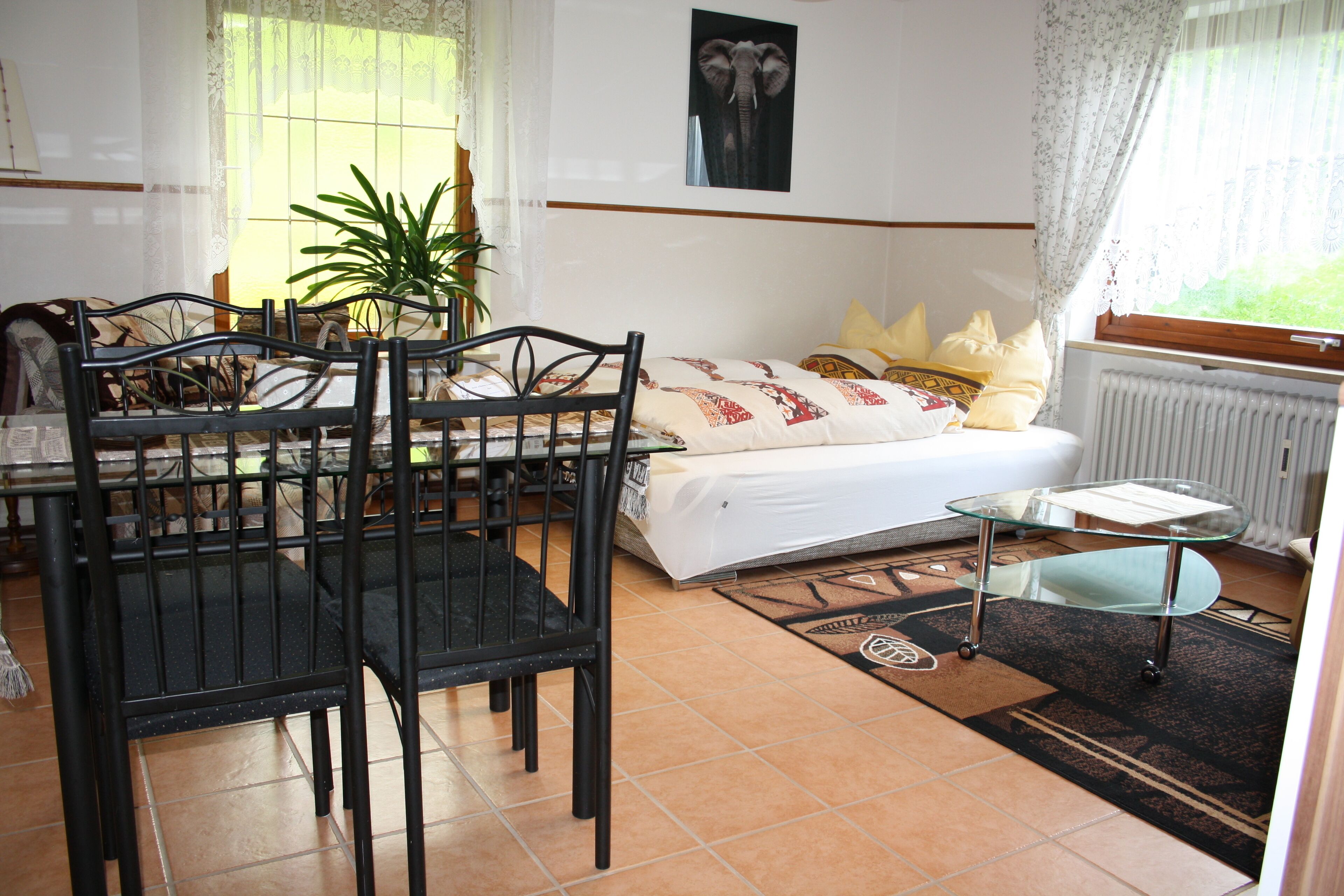 Khaya Ilanga, Apartment Nyala