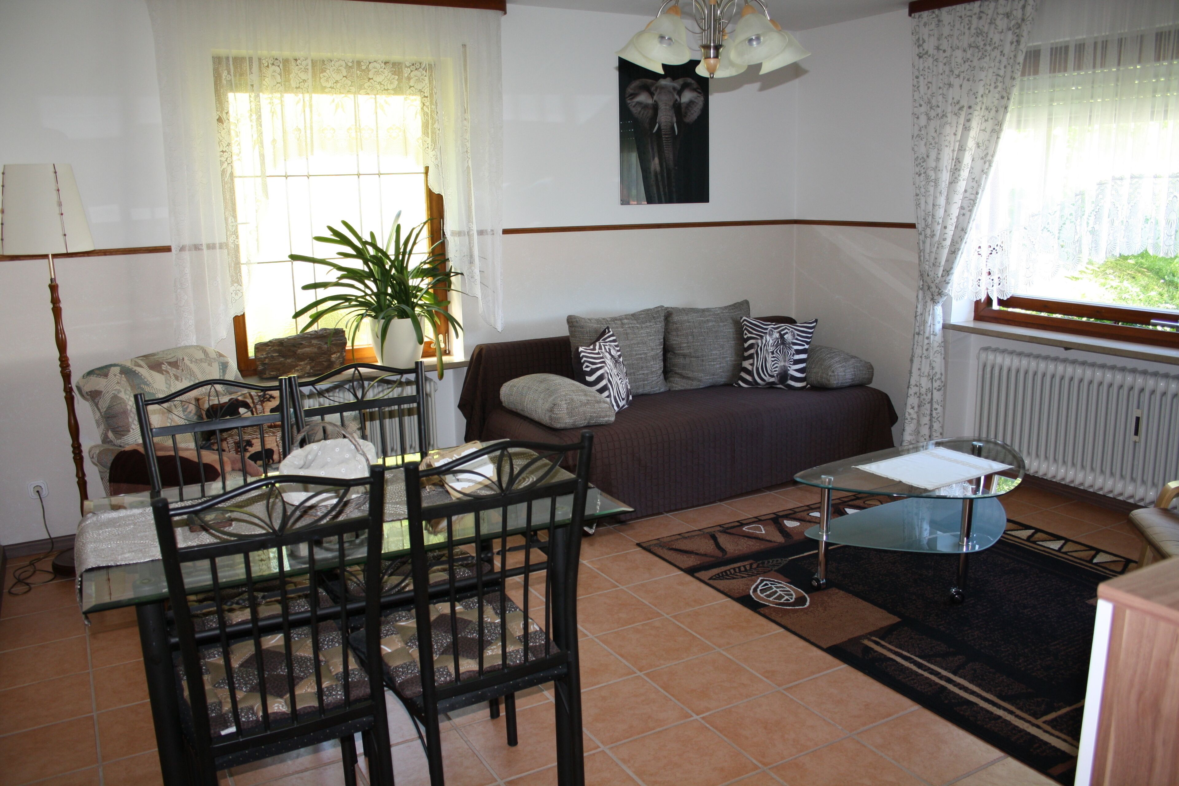 Khaya Ilanga, Apartment Nyala