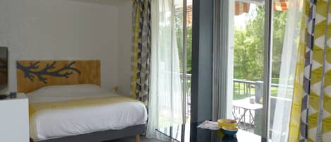 Een strijkplank/strijkijzer, gratis wifi, beddengoed