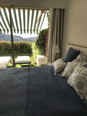 1 dormitorio, tabla de planchar con plancha, wifi gratis y ropa de cama