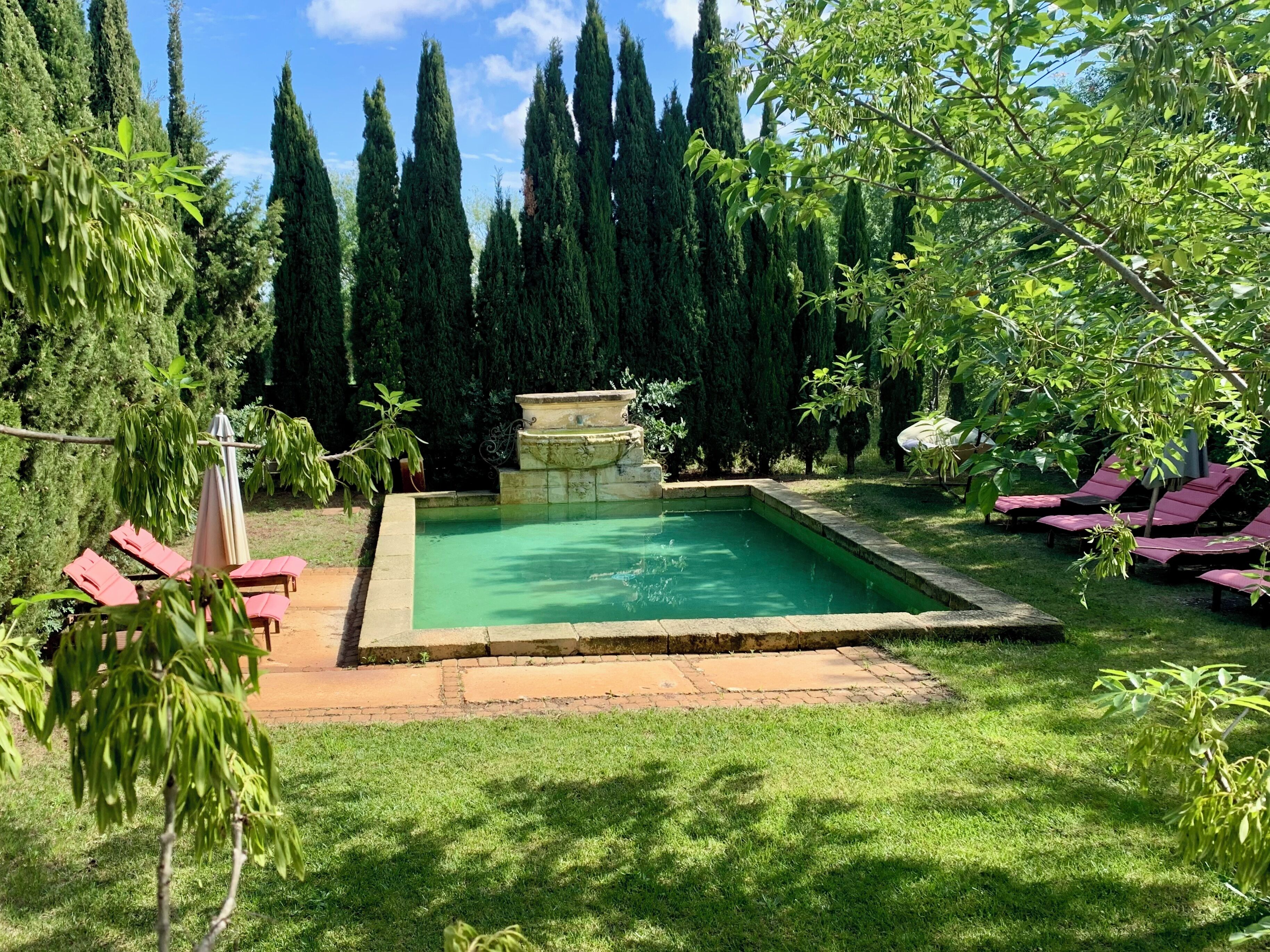 Een verwarmd zwembad