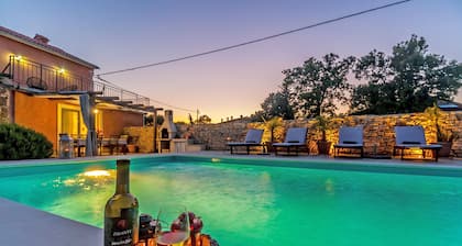 Villa ****, barbecue, free wifi, suitable for family