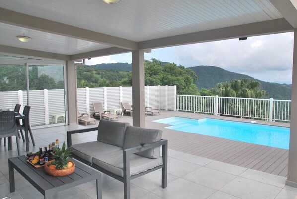 Piscine extérieure, piscine chauffée