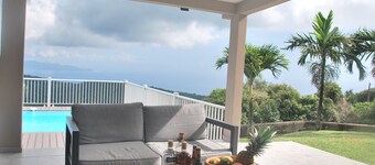 Enestående udsigt over havet og bjergene