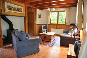 TV, table tennis - House with air conditioning on an 18 hole golf course (Lachapelle-Auzac)