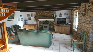 TV, DVD player
