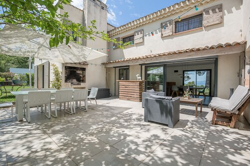 SUPERBE VILLA -CAMPAGNE D' AIX EN PROVENCE