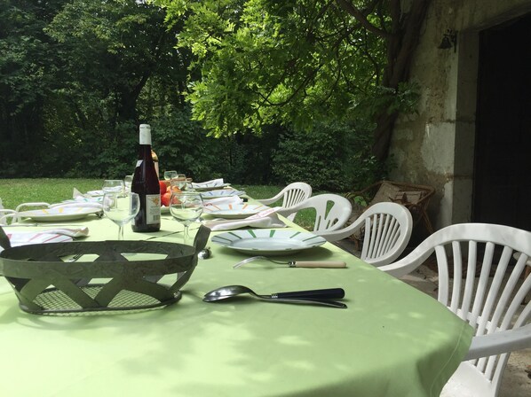 Outdoor dining