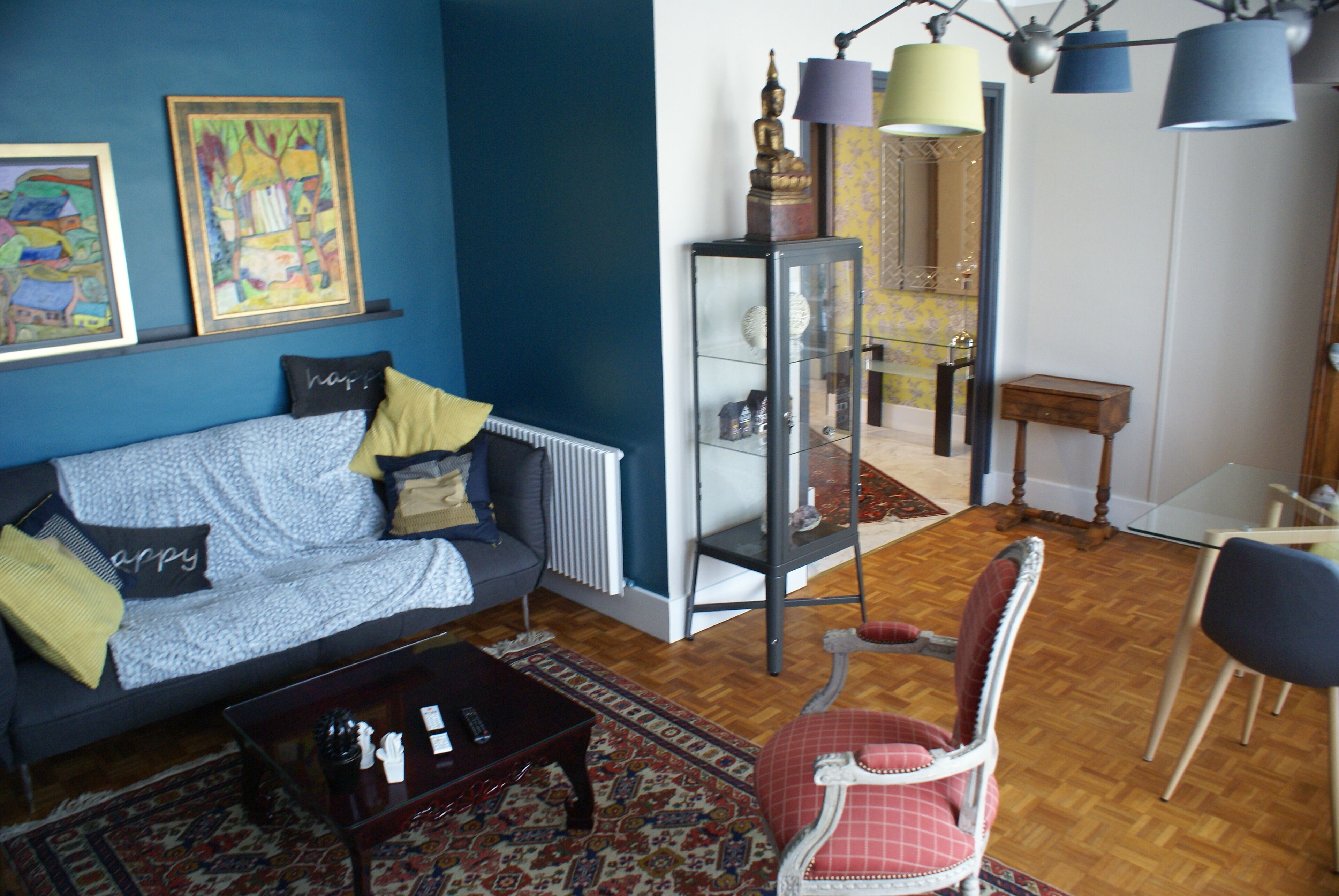 The cozy apartment on the Avenue de la GARE.
