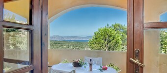 Charming cottage with a unique view