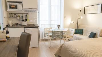 1 Schlafzimmer, Schreibtisch, Bügeleisen/Bügelbrett, kostenloses WLAN