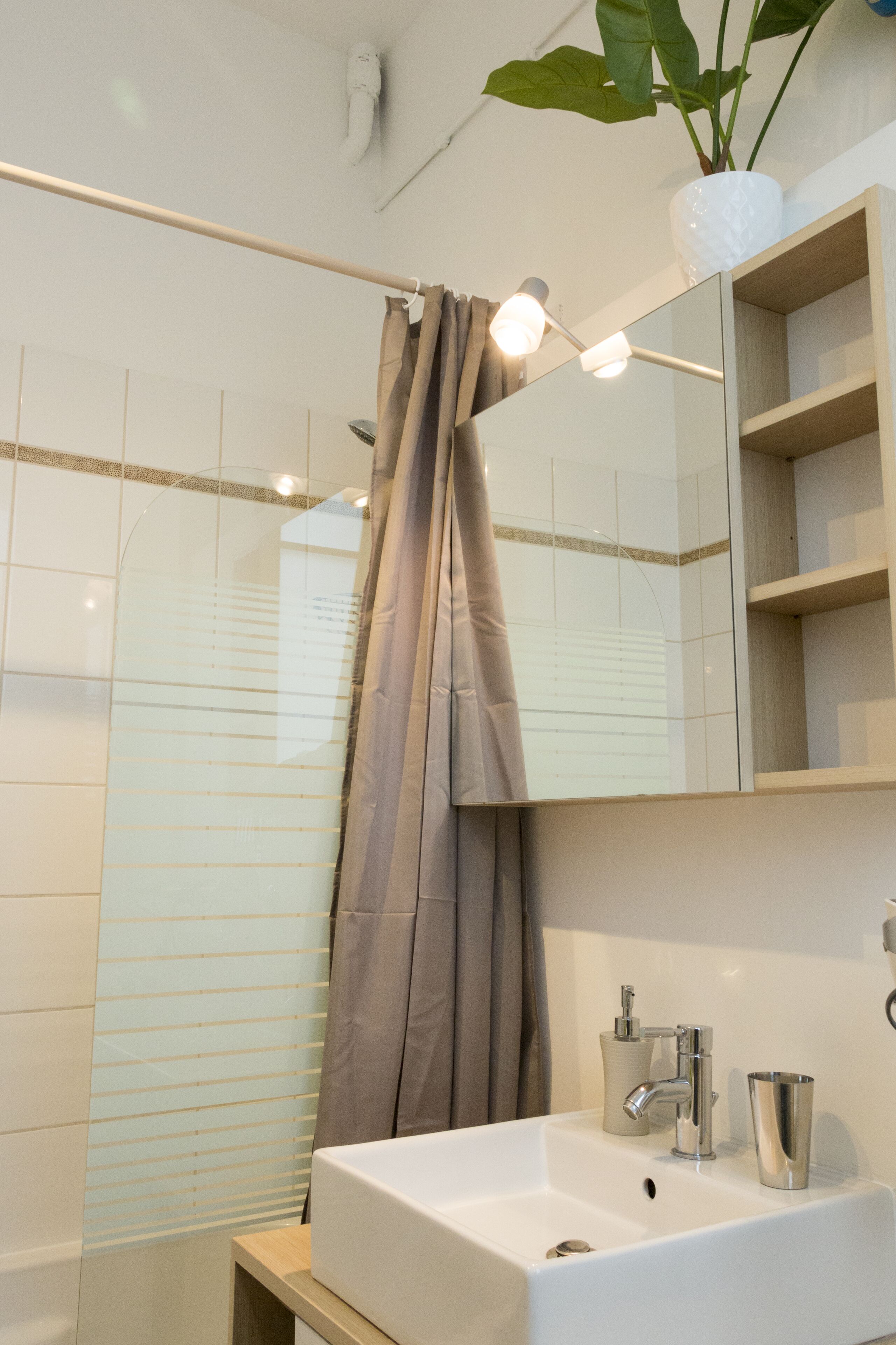 Studio 21-Studio-Apartment-Ensuite with Bath-Garden view