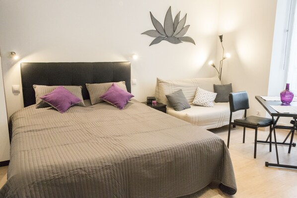1 bedroom, desk, iron/ironing board, free WiFi