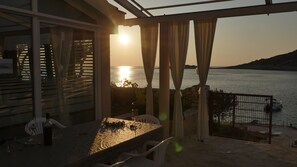 Outdoor dining - Directly by the sea, A2 - 2 room apartment for 4 persons (Razanj)