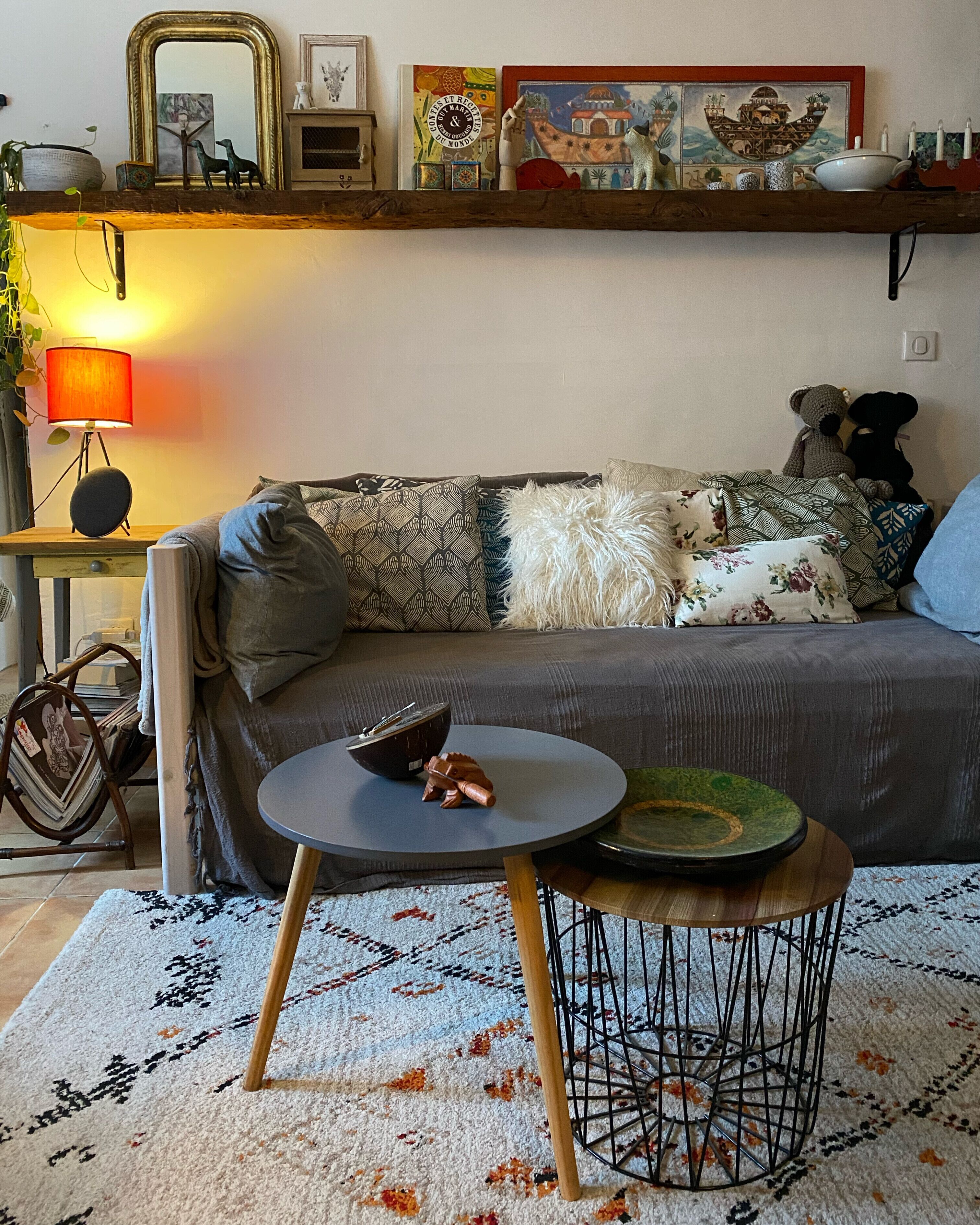 Apartment on the ground floor of an old house in the heart of Sauve