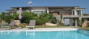  MODERN VILLA 10 PERONNES SWIMMING POOL 10MN FROM THE BEACH AND SPERONE GOLF VIEW 