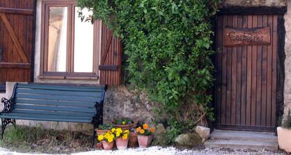 Gut eingerichtete Ferienwohnungen im Herzen eines ländlichen Dorfes, 25 Minuten von Carcassonne entfernt